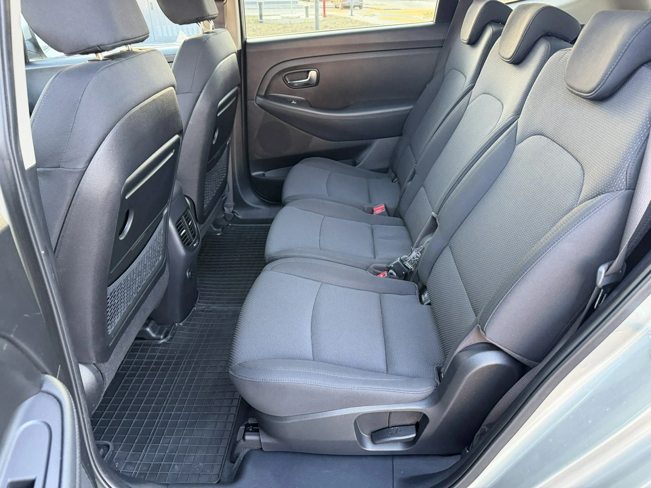 Kia Carens - Zdjęcie 27