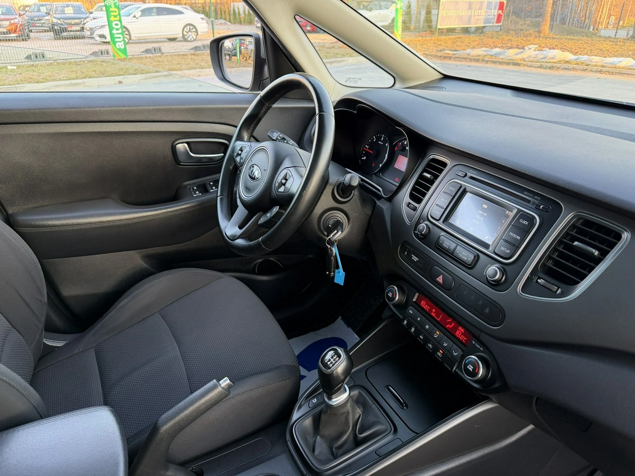 Kia Carens - Zdjęcie 30