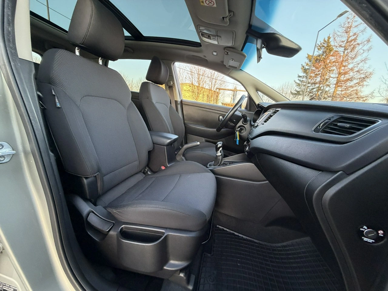 Kia Carens - Zdjęcie 31