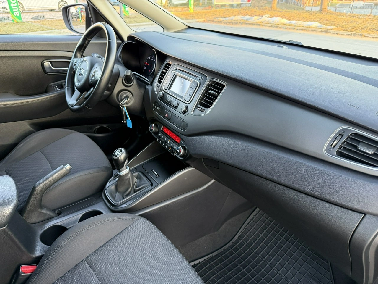 Kia Carens - Zdjęcie 32