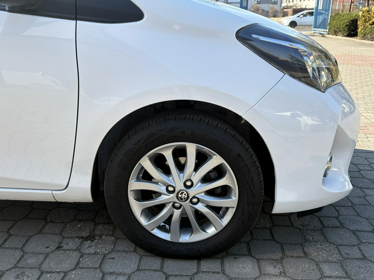 Toyota Yaris - Zdjęcie 9