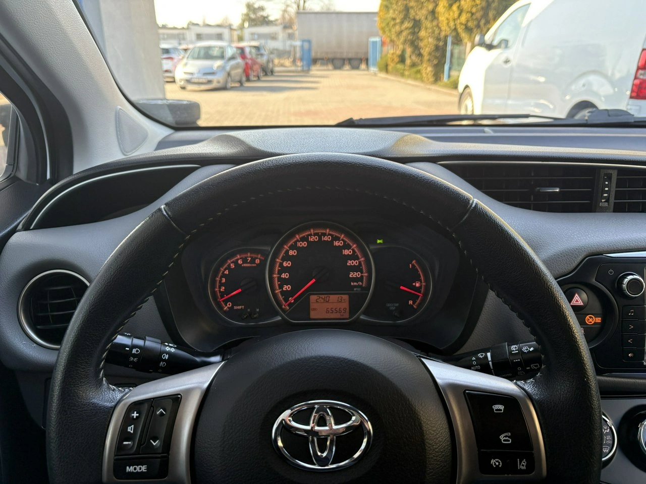Toyota Yaris - Zdjęcie 20