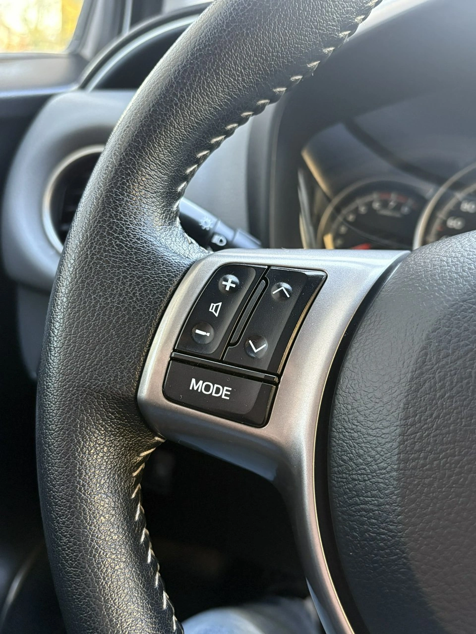 Toyota Yaris - Zdjęcie 21