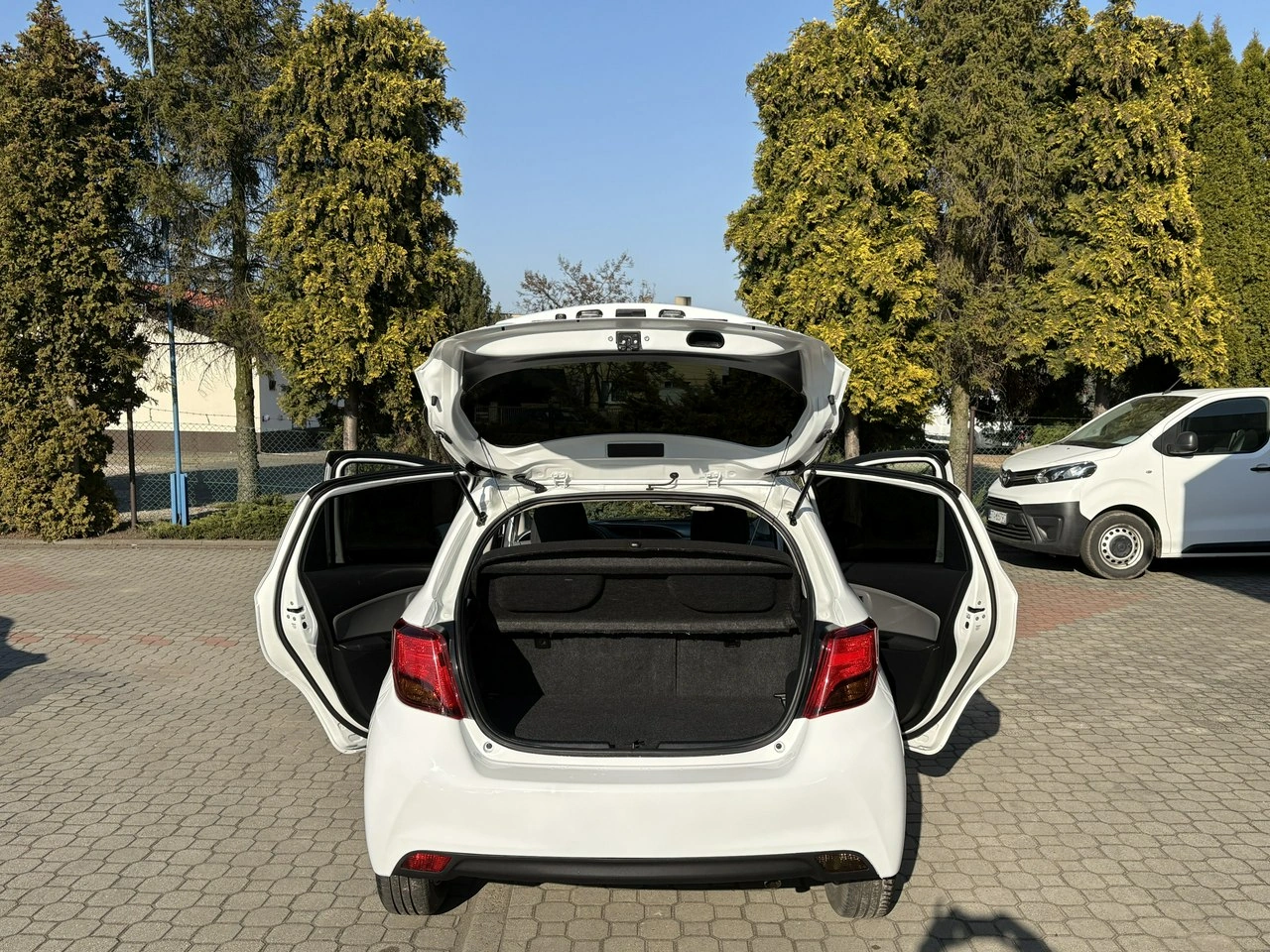 Toyota Yaris - Zdjęcie 27