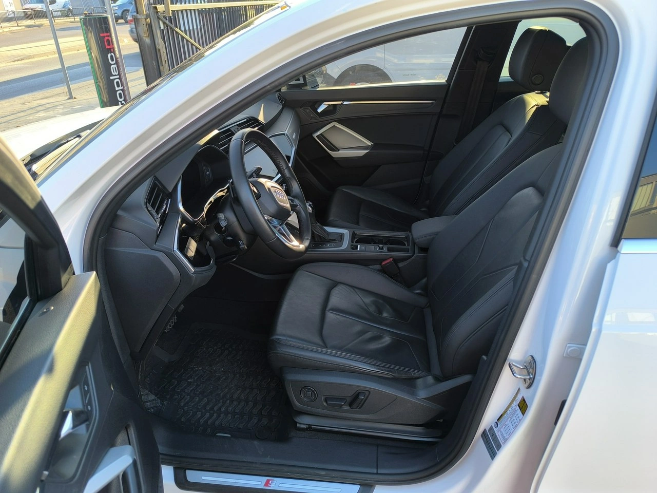 Audi Q3 - Zdjęcie 22