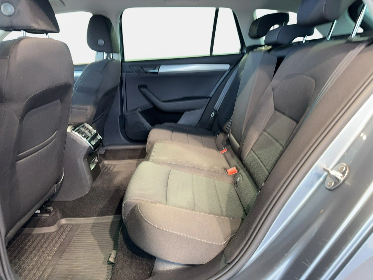 Skoda Superb - Zdjęcie 12