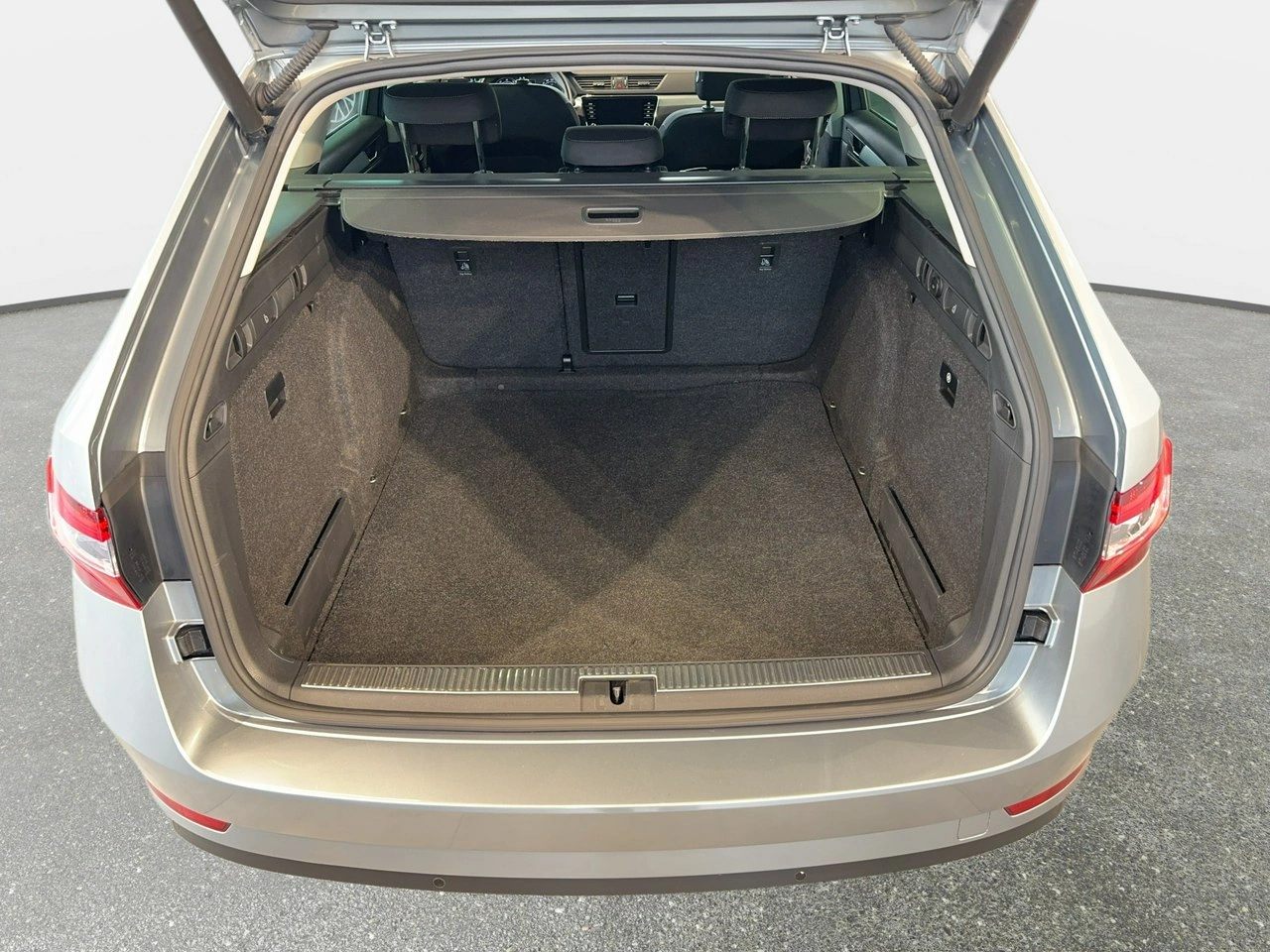 Skoda Superb - Zdjęcie 13