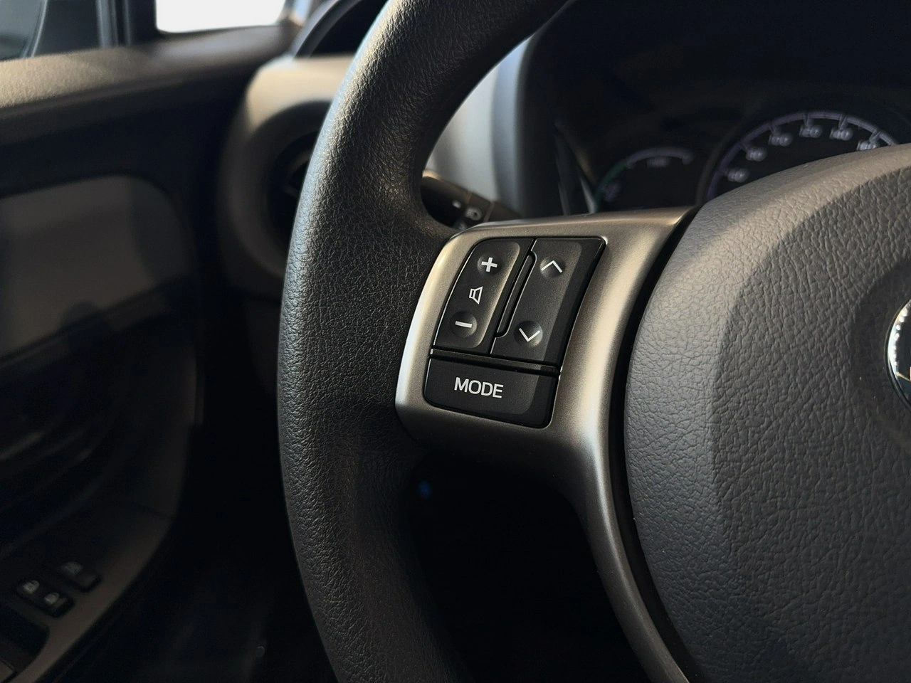 Toyota Yaris - Zdjęcie 14