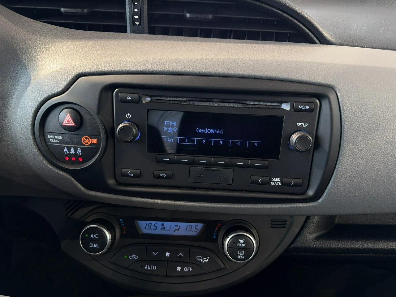 Toyota Yaris - Zdjęcie 18