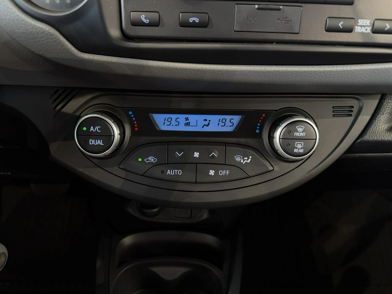 Toyota Yaris - Zdjęcie 19