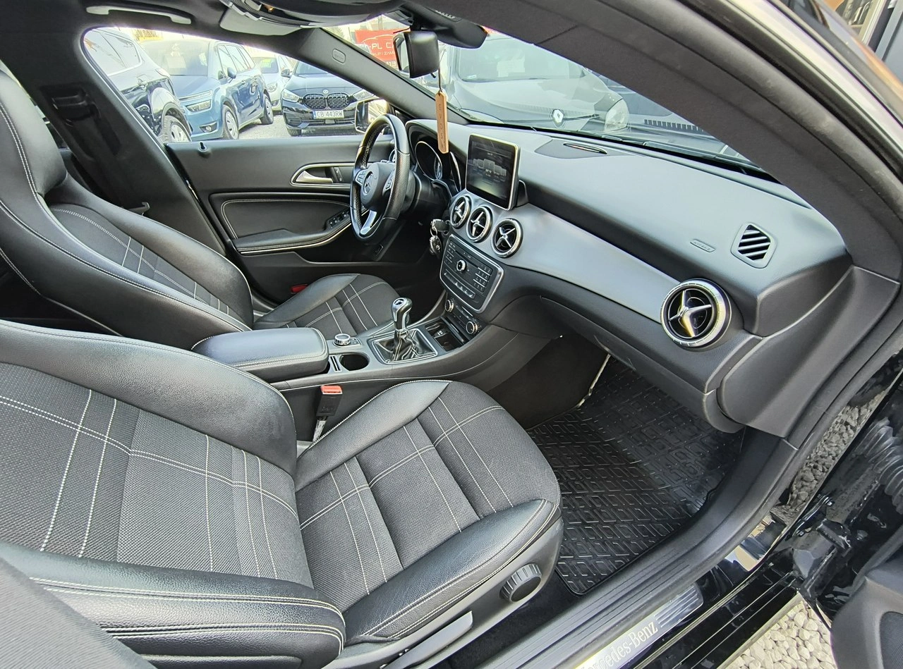 Mercedes CLA 180 - Zdjęcie 21