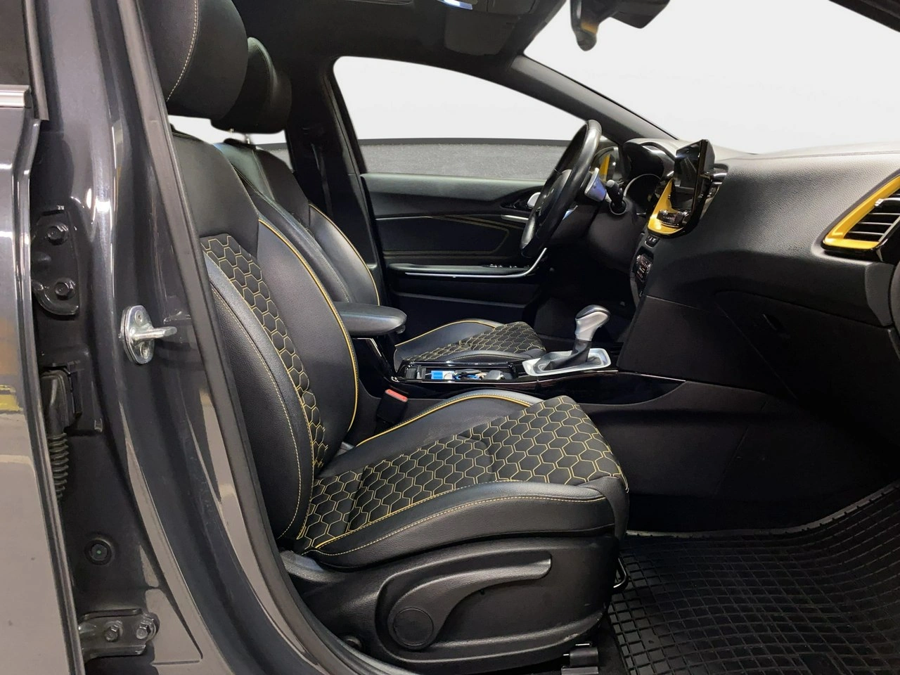 Kia XCeed - Zdjęcie 11