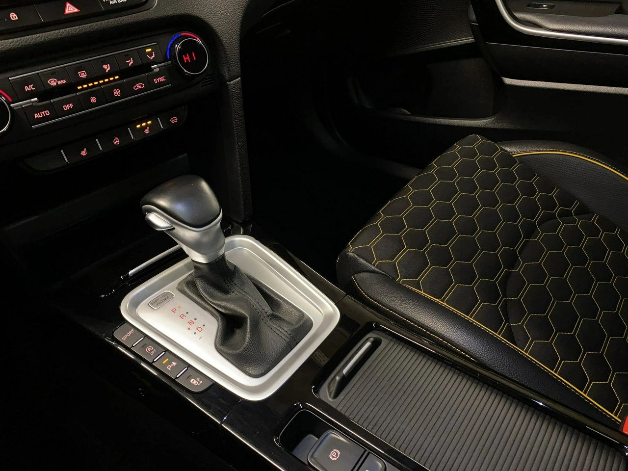 Kia XCeed - Zdjęcie 34