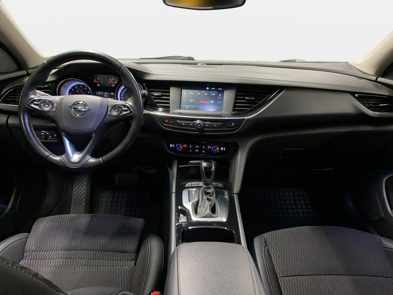 Opel Insignia Grand Sport - Zdjęcie 18