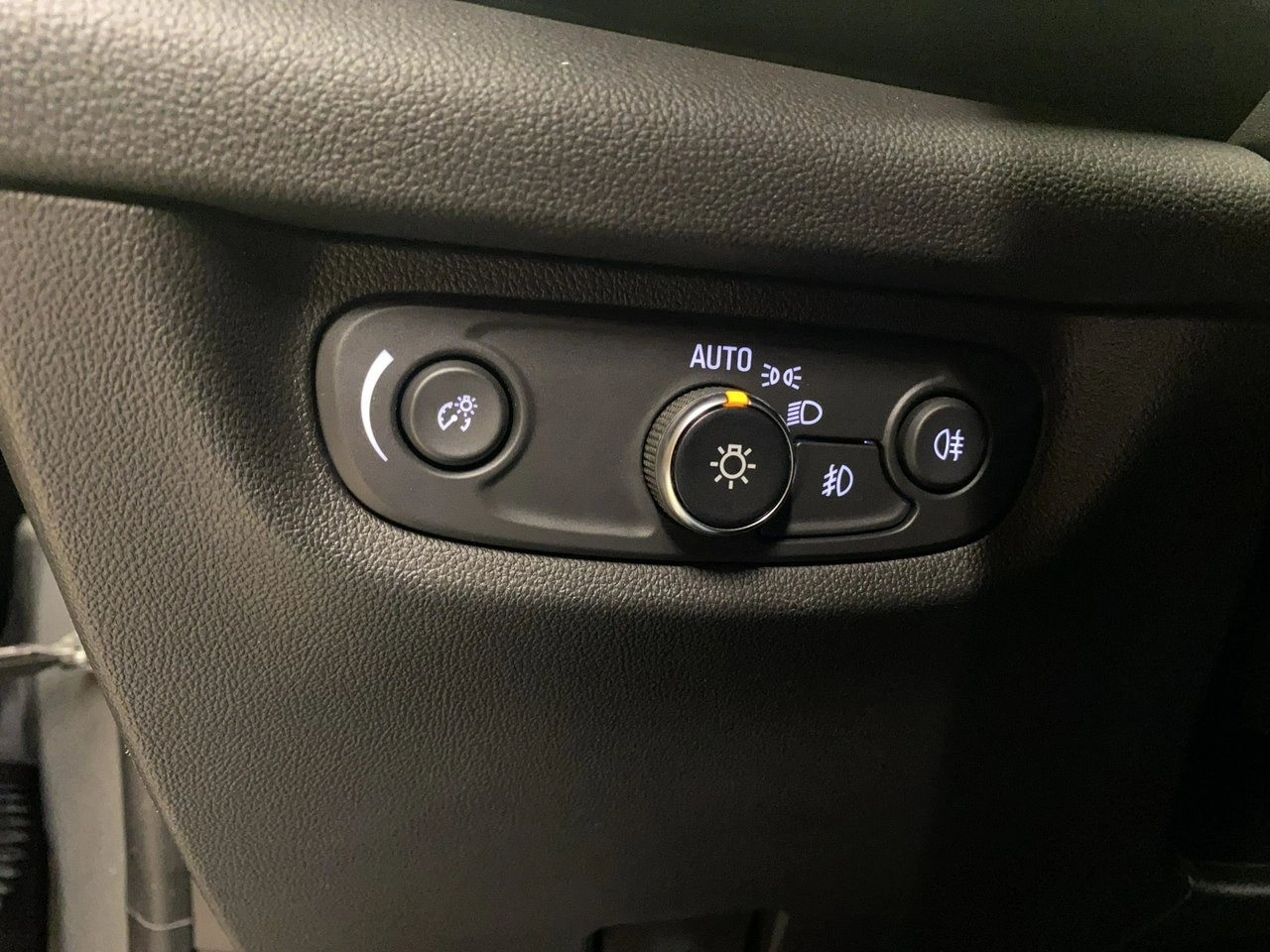 Opel Insignia Grand Sport - Zdjęcie 37