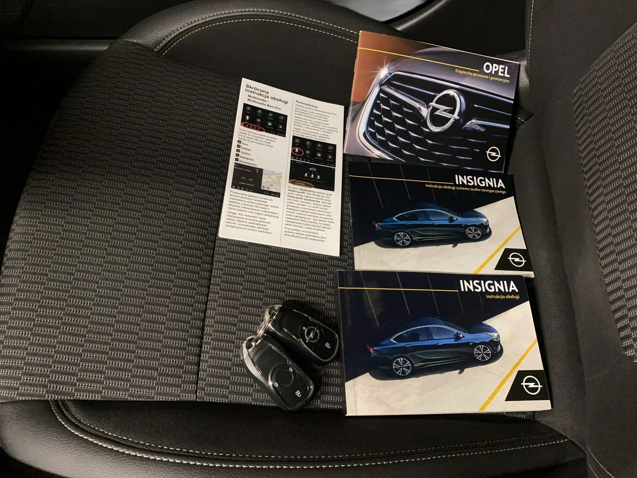 Opel Insignia Grand Sport - Zdjęcie 39