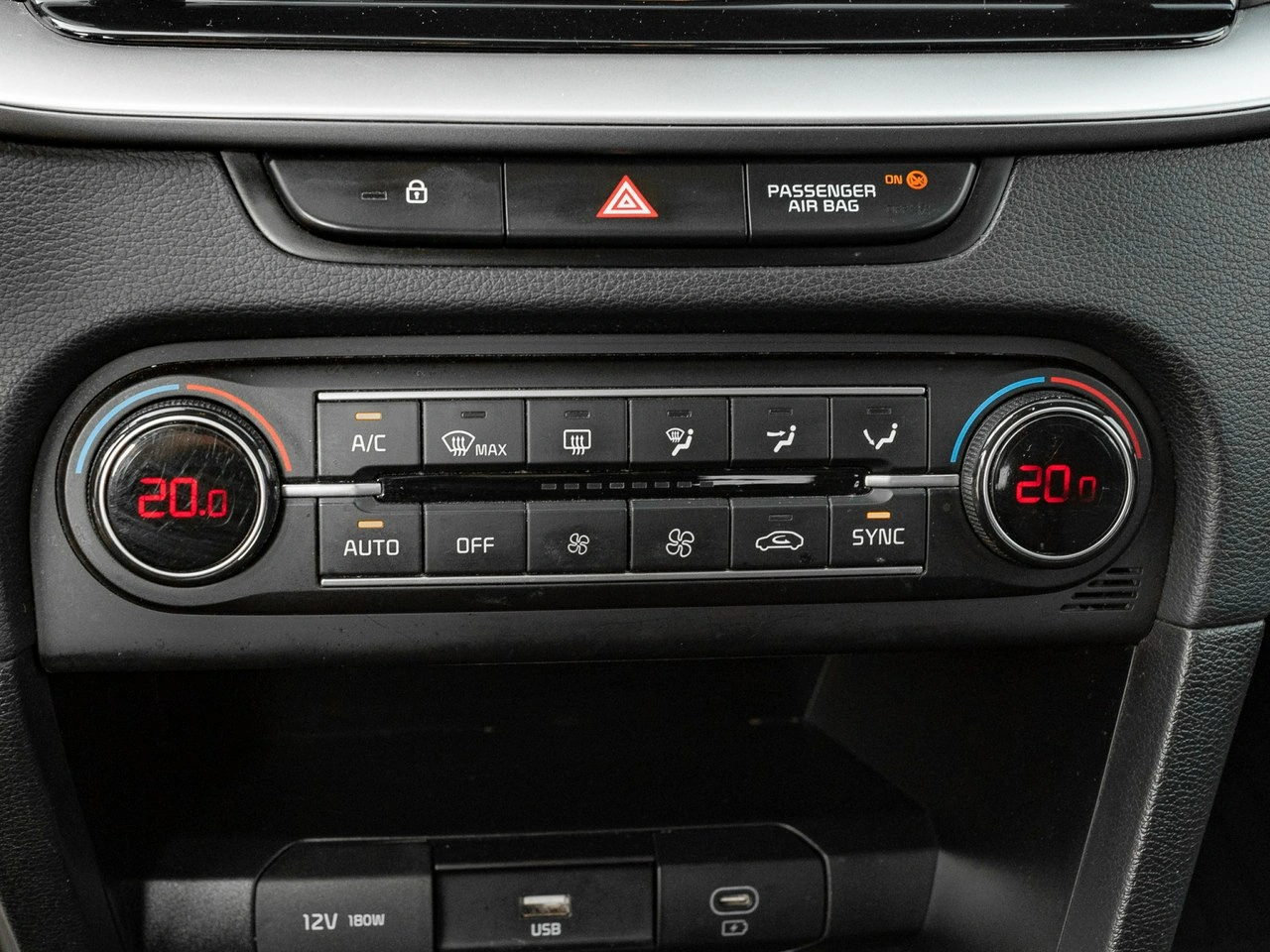 Kia Ceed - Zdjęcie 17