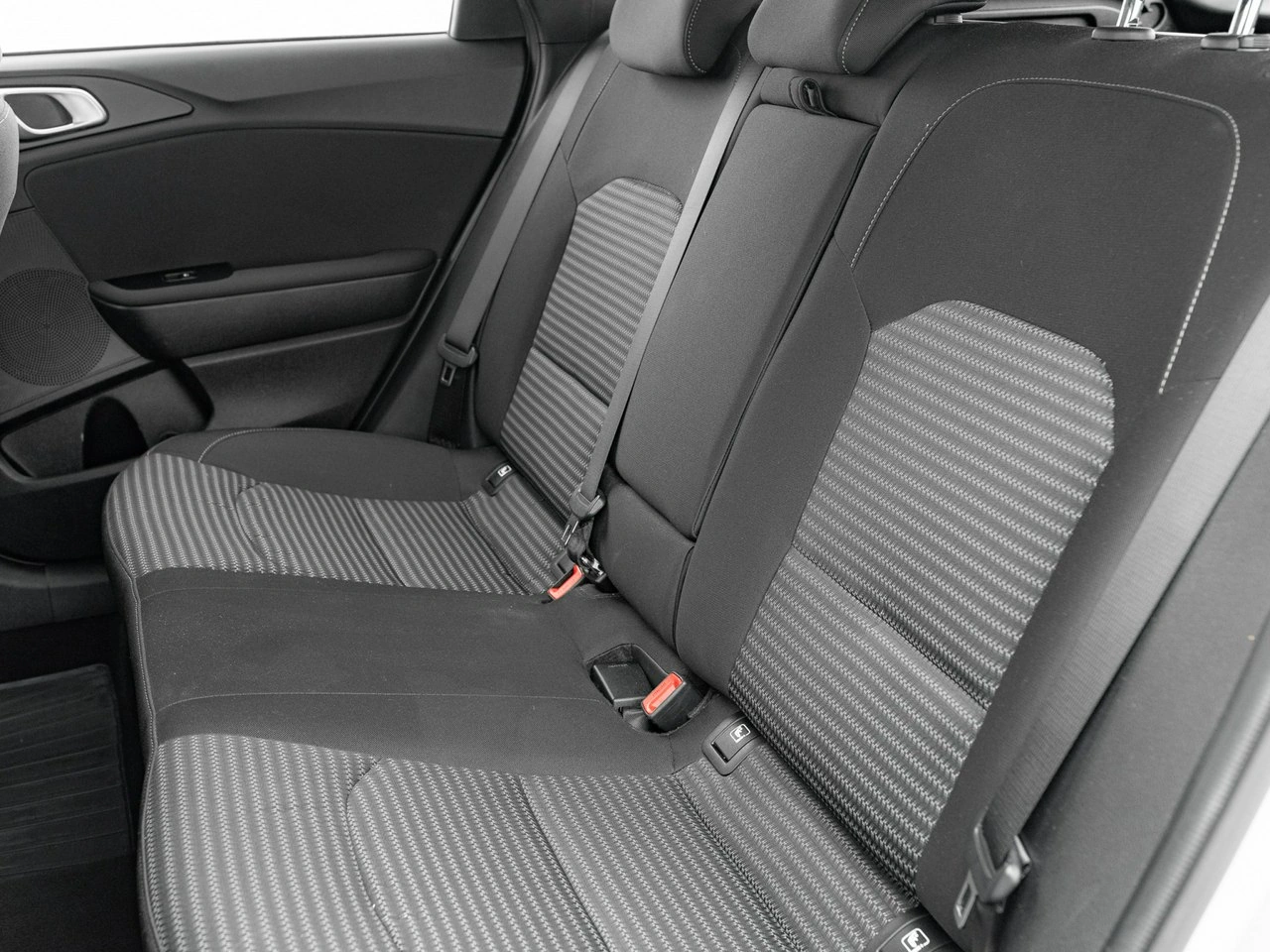 Kia Ceed - Zdjęcie 25