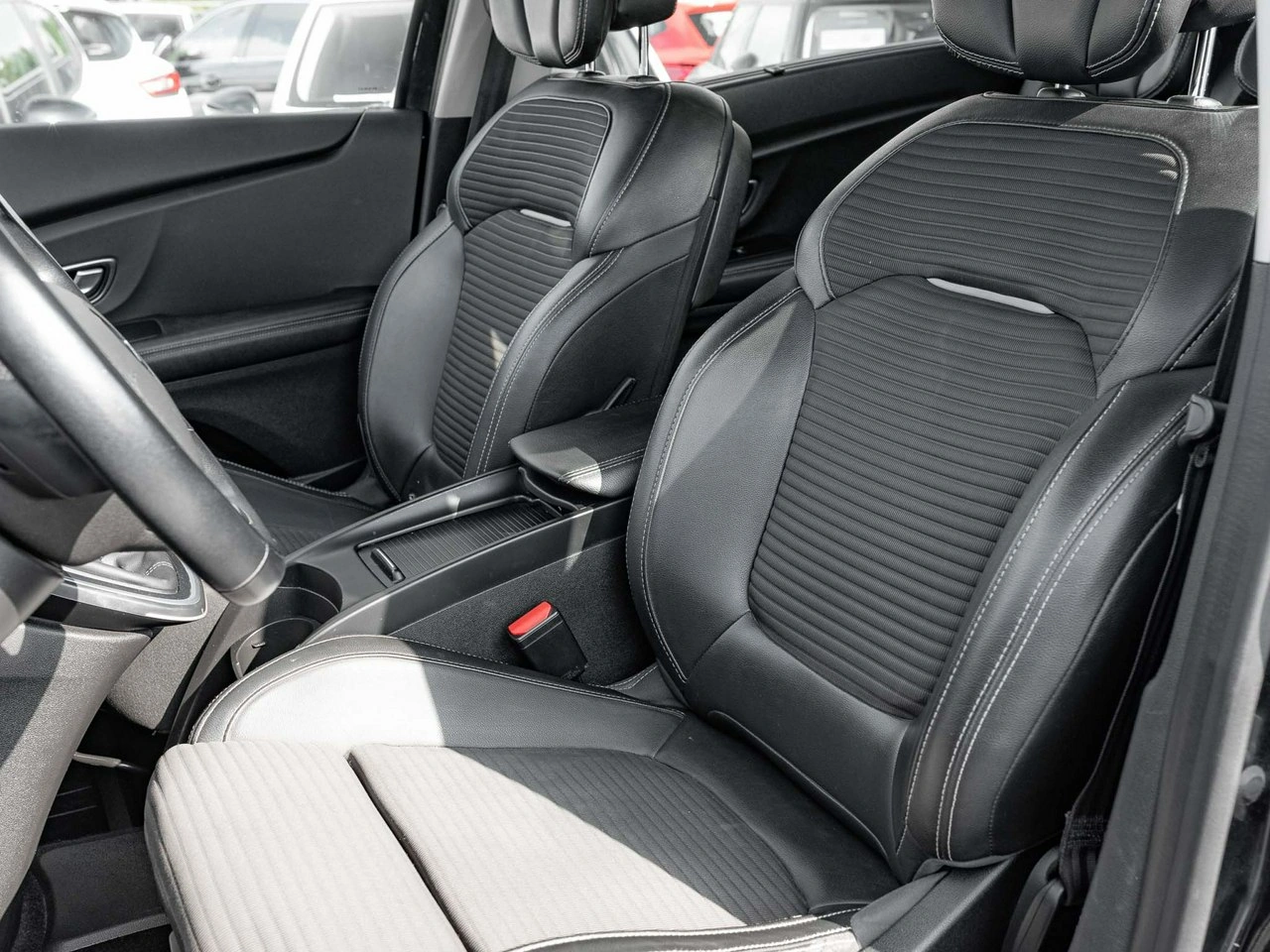 Renault Scenic - Zdjęcie 12