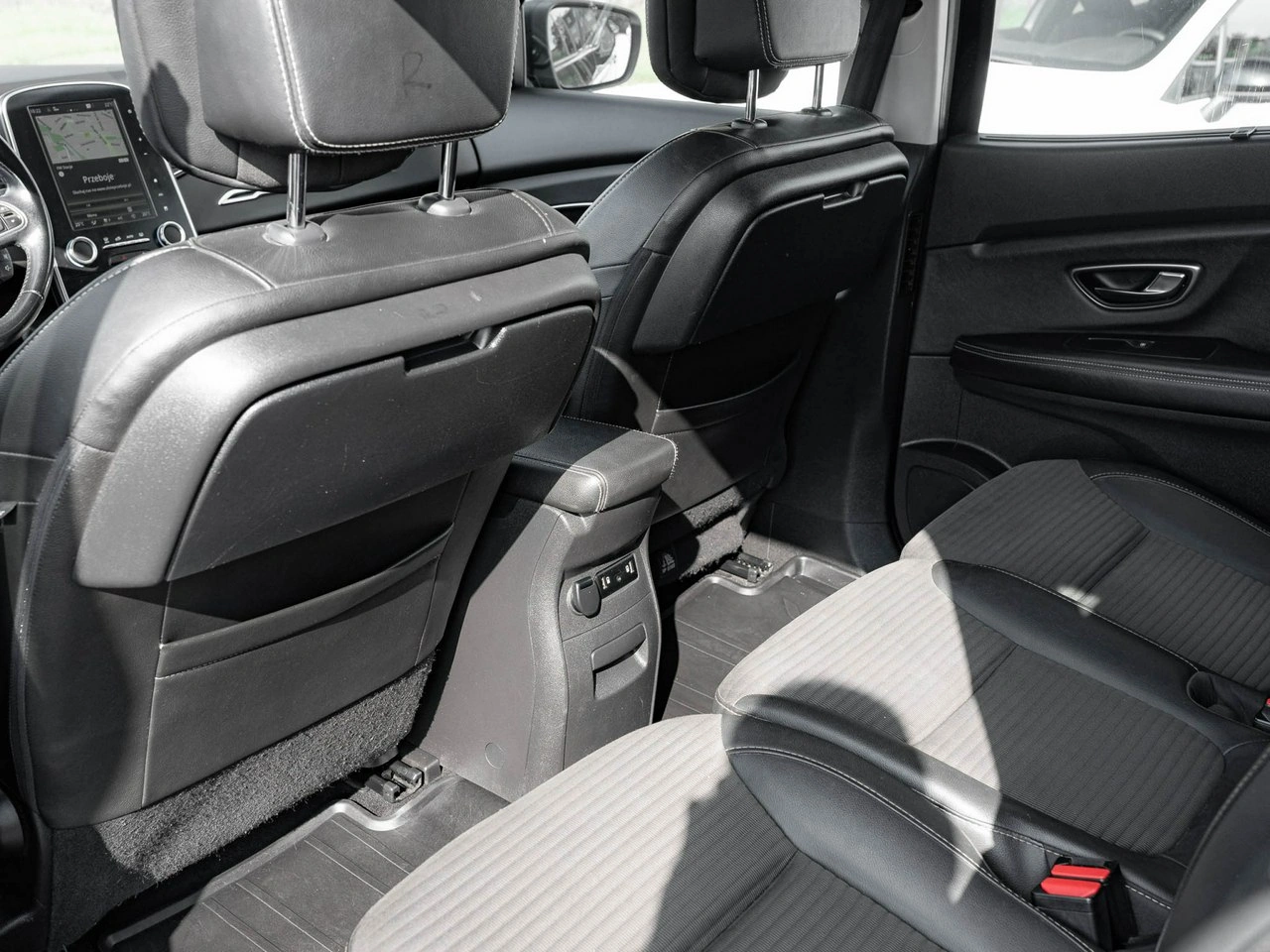 Renault Scenic - Zdjęcie 25