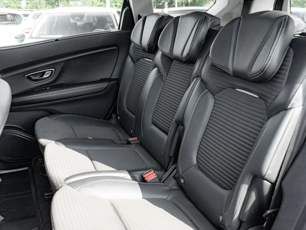 Renault Scenic - Zdjęcie 27