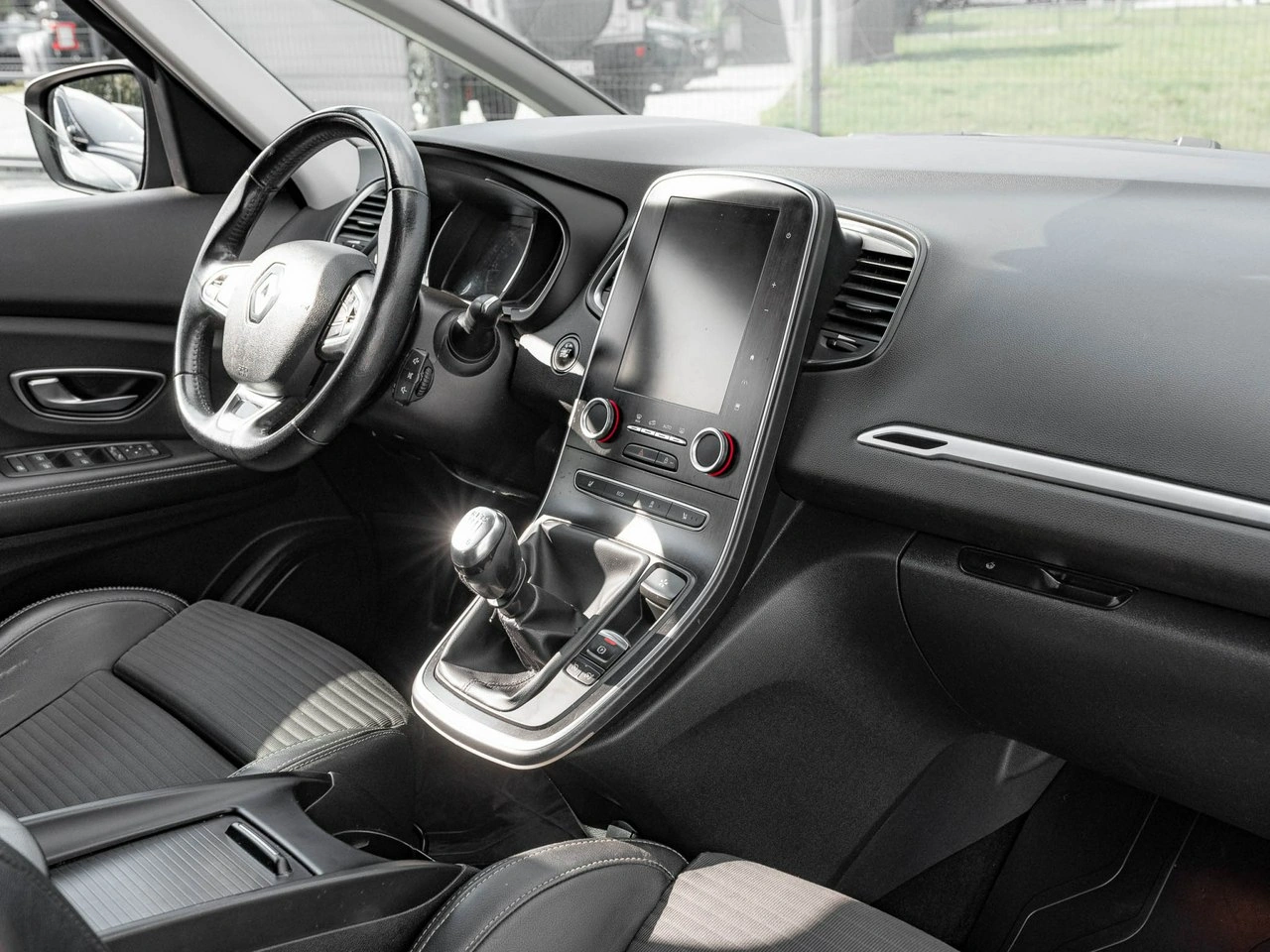 Renault Scenic - Zdjęcie 35