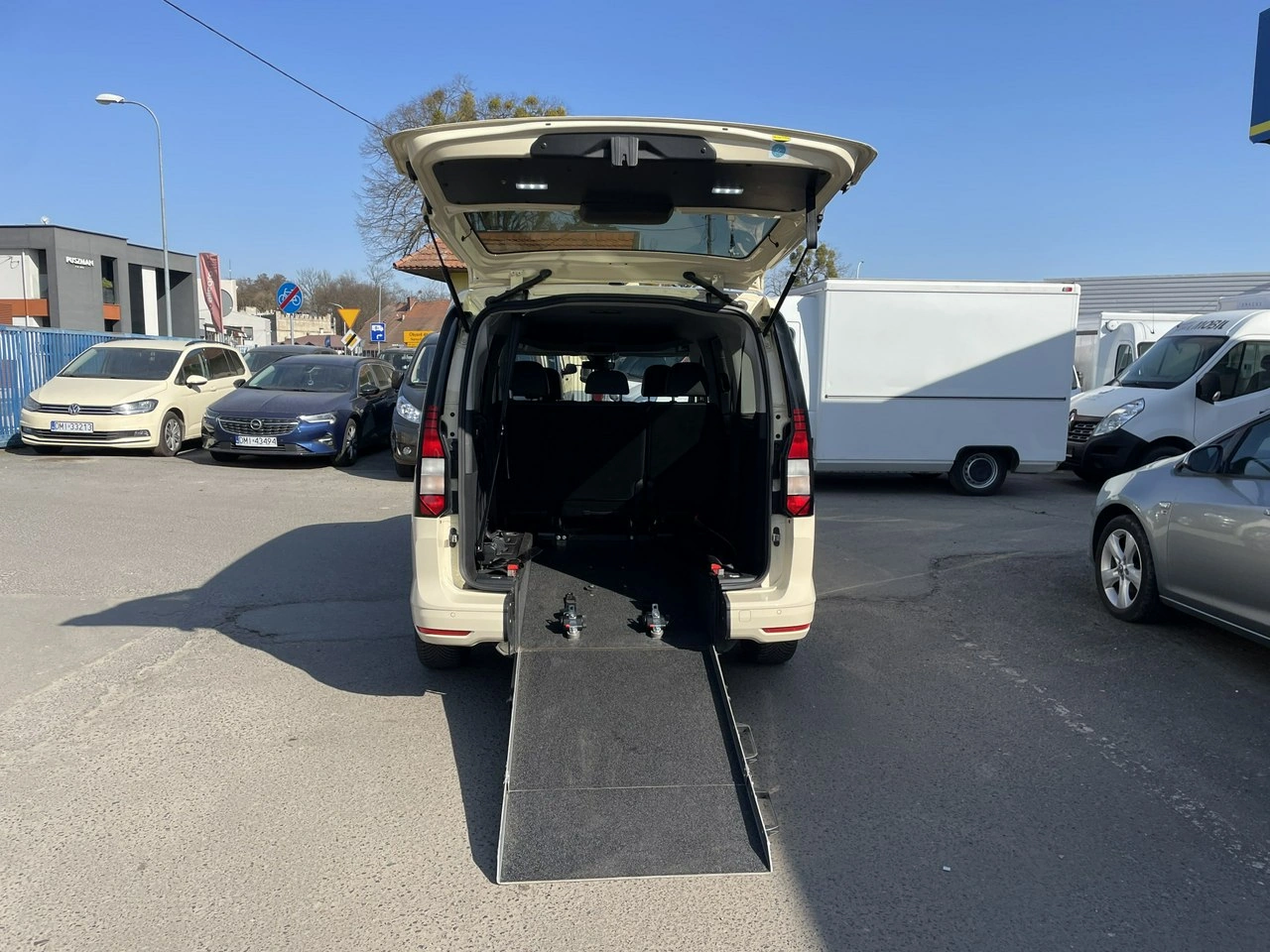 Volkswagen Caddy - Zdjęcie 10