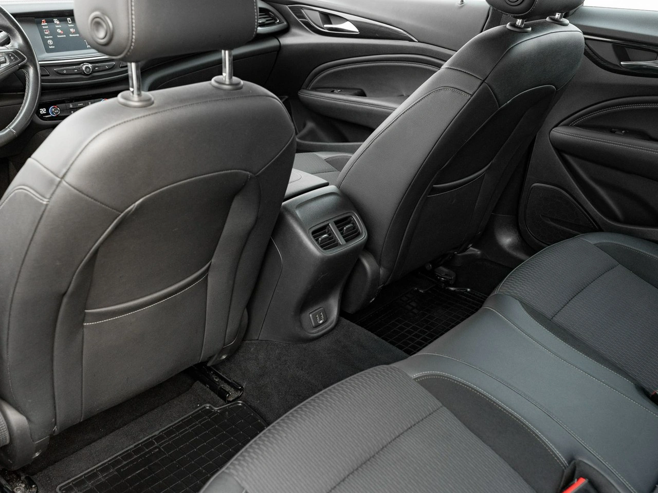 Opel Insignia - Zdjęcie 21