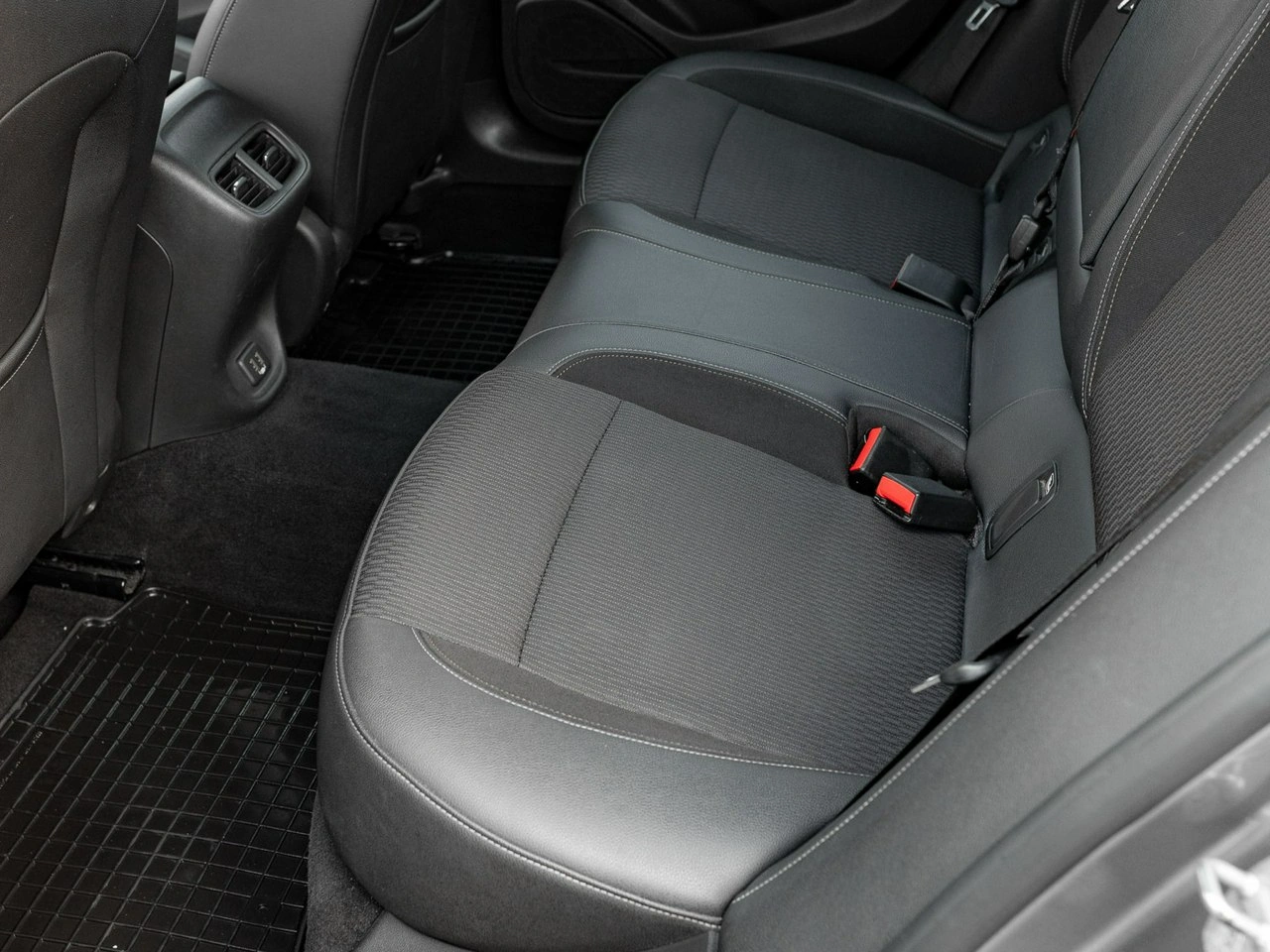 Opel Insignia - Zdjęcie 22