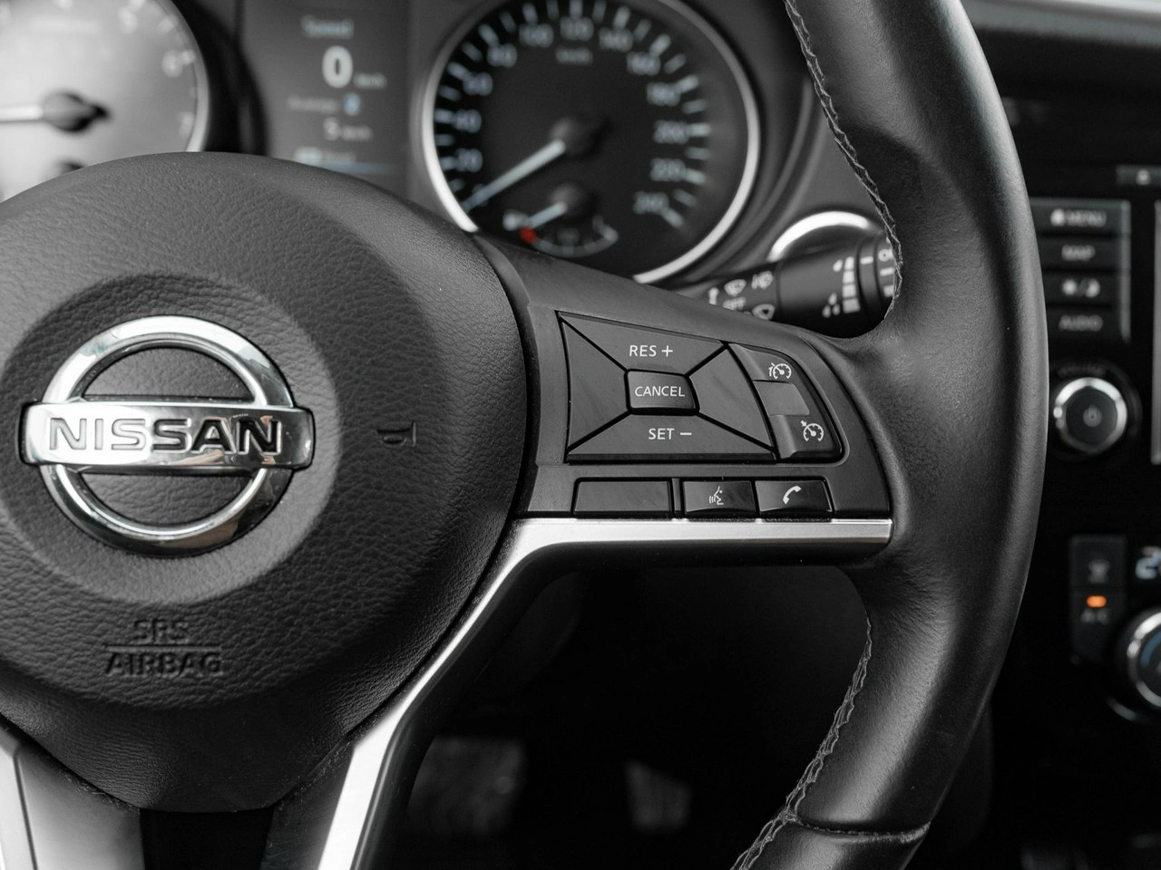 Nissan Qashqai - Zdjęcie 16