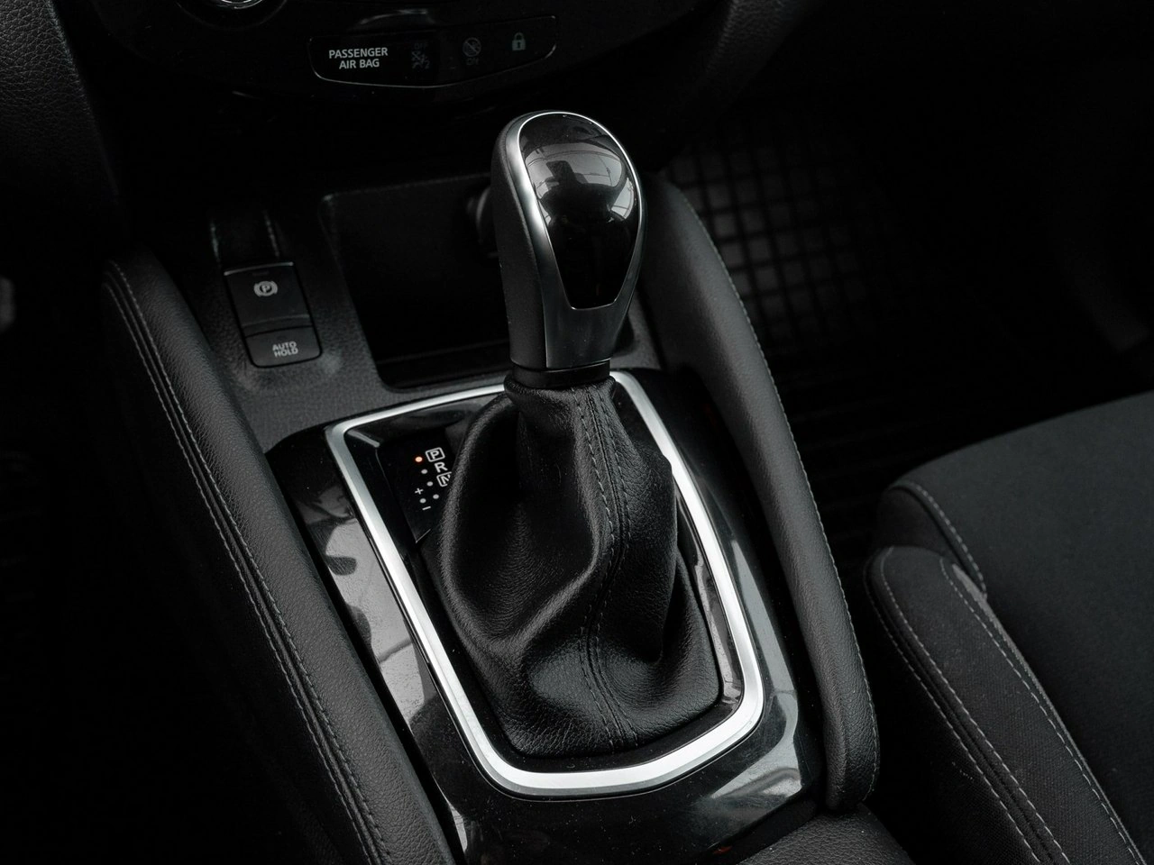 Nissan Qashqai - Zdjęcie 17