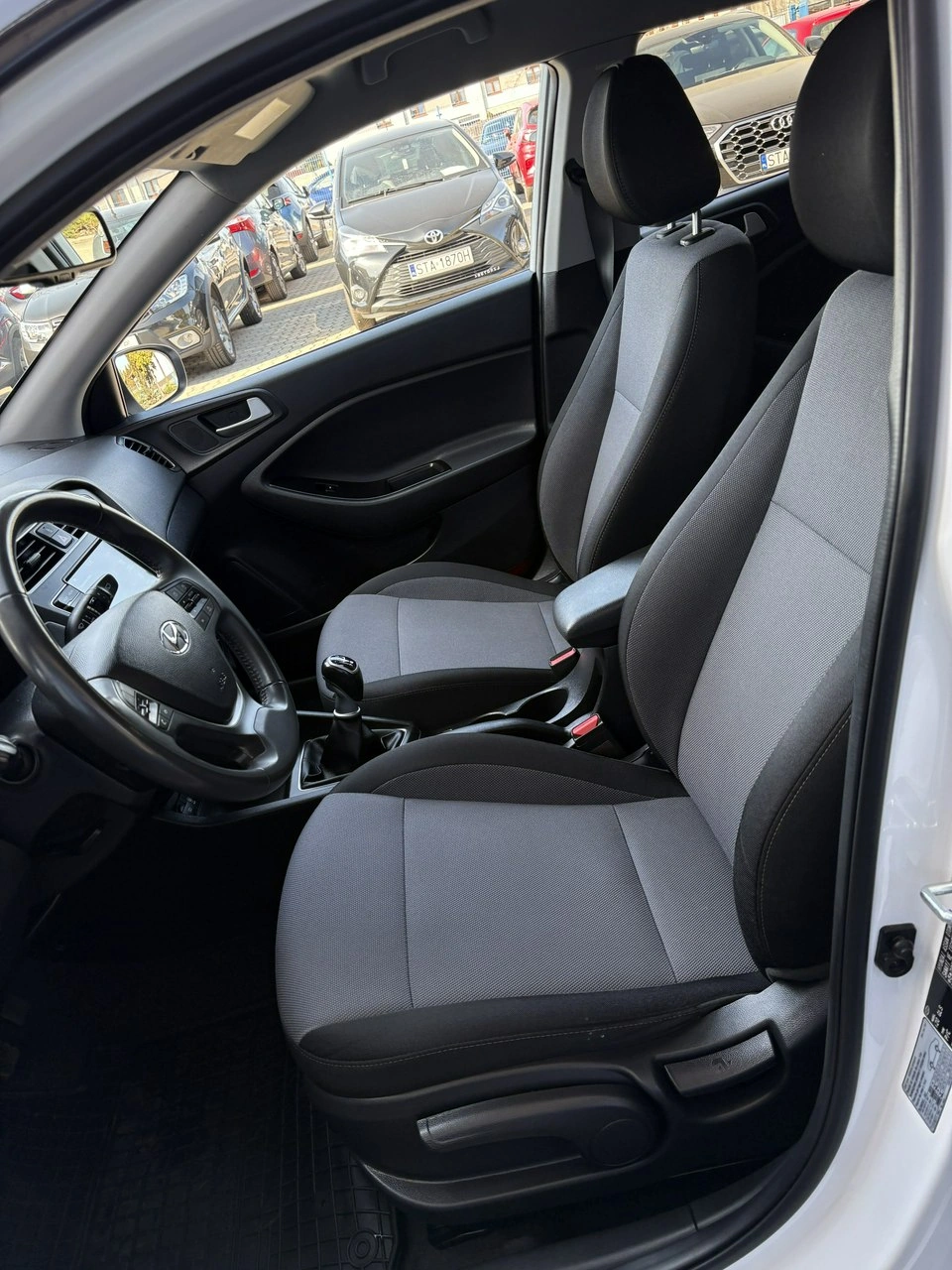 Hyundai i20 - Zdjęcie 12
