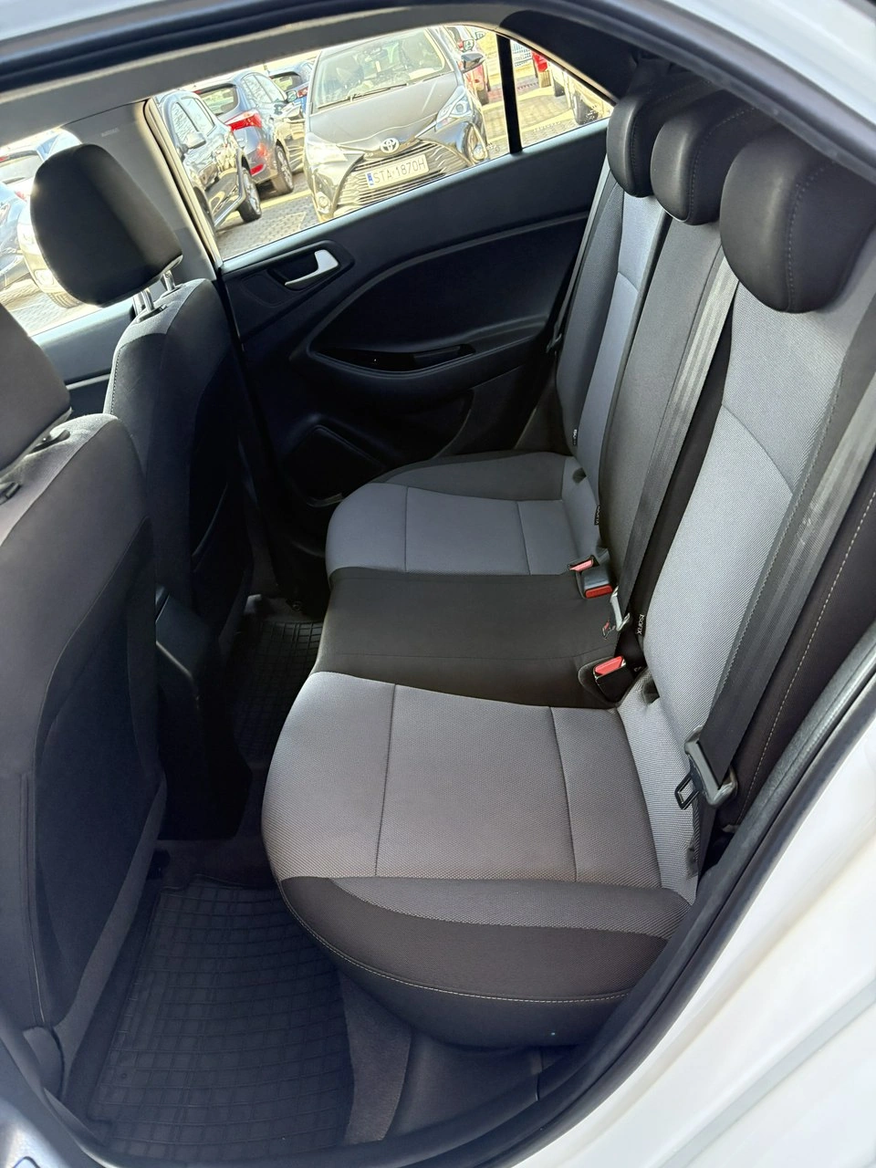 Hyundai i20 - Zdjęcie 13