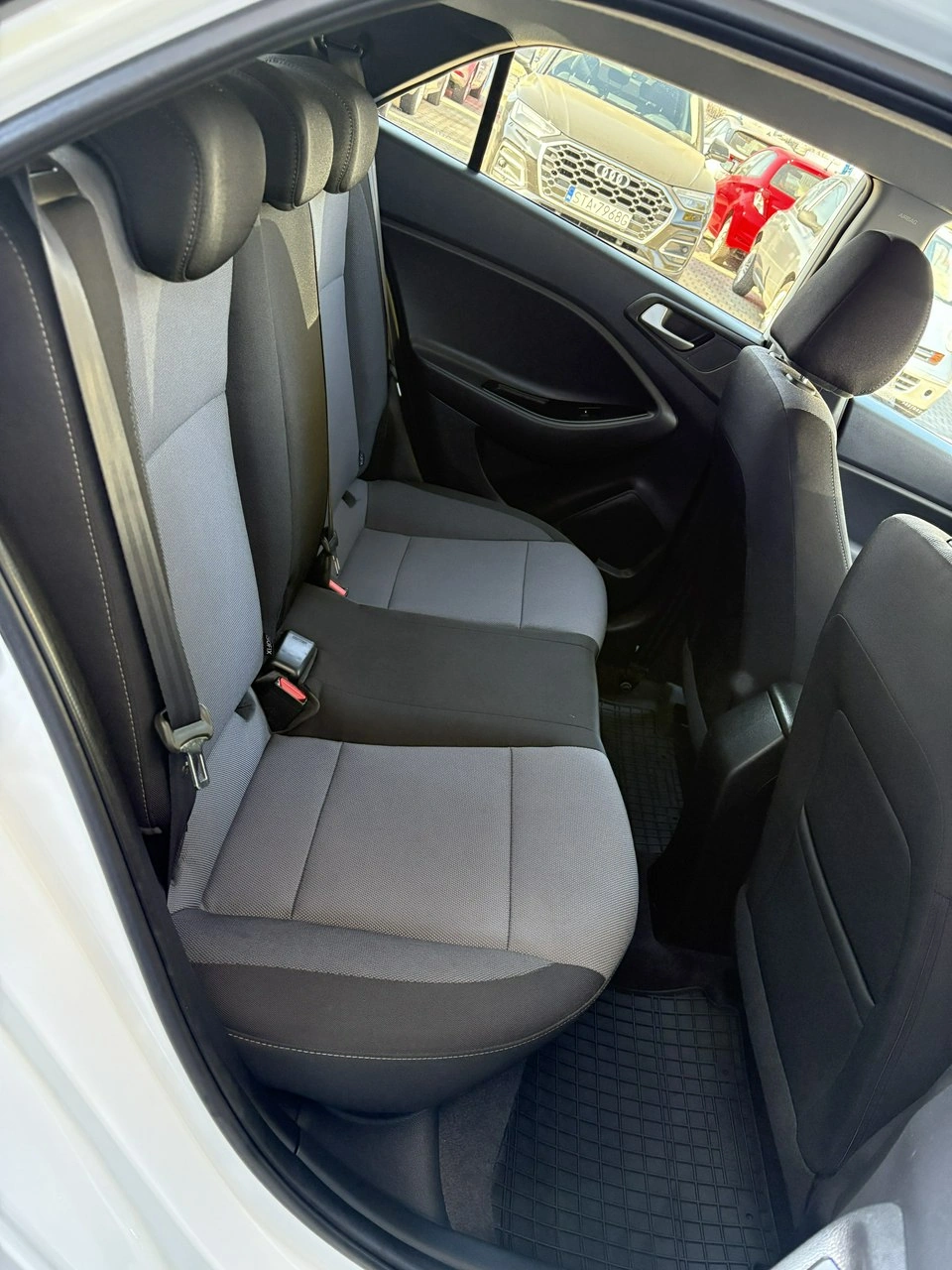 Hyundai i20 - Zdjęcie 14
