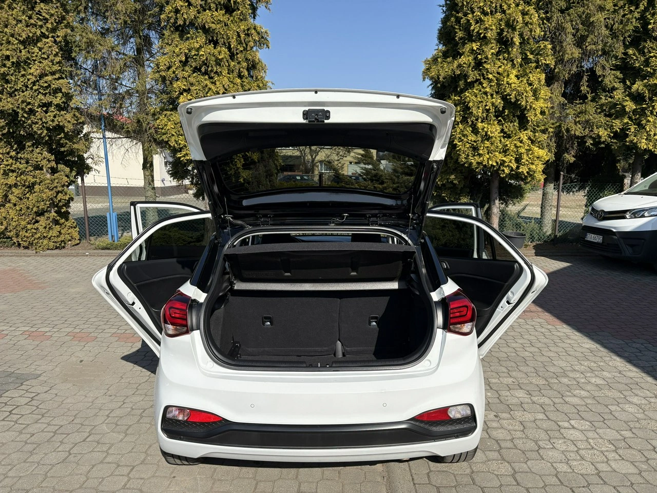 Hyundai i20 - Zdjęcie 28