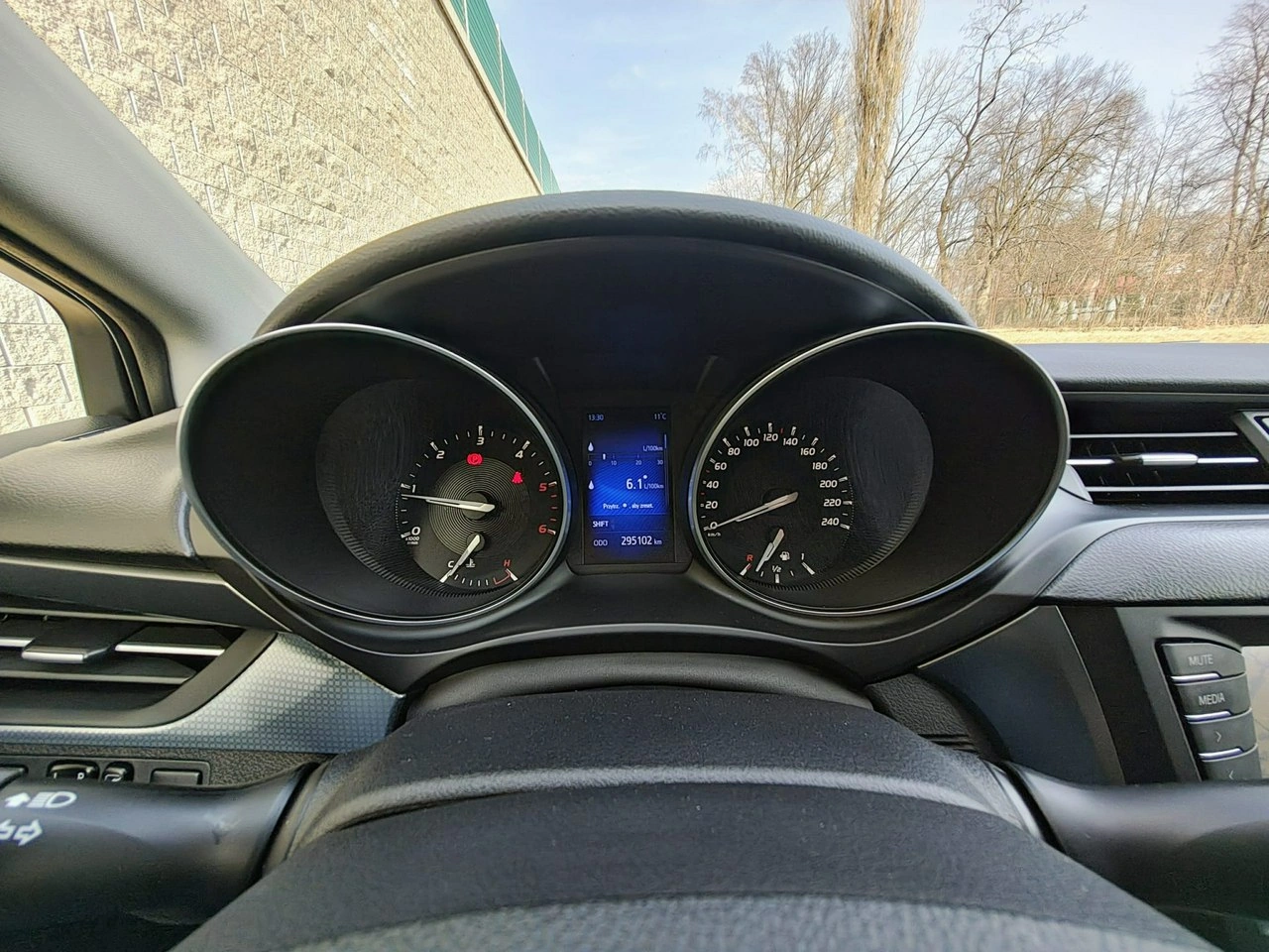 Toyota Avensis - Zdjęcie 9