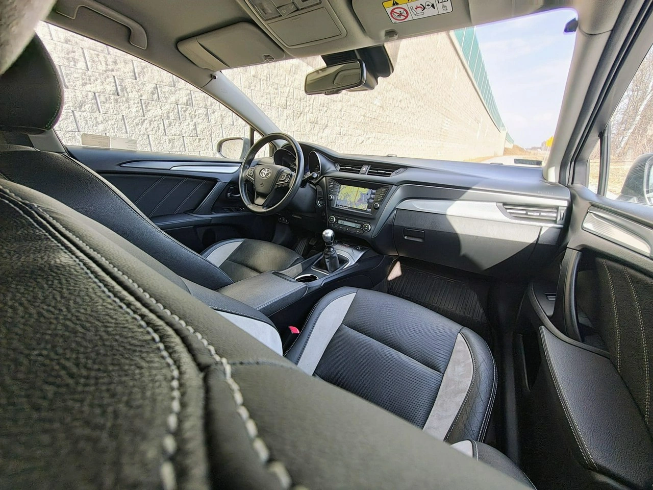 Toyota Avensis - Zdjęcie 11