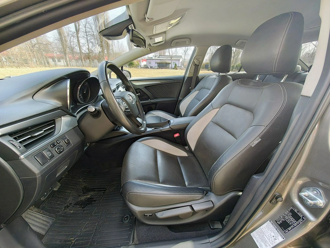 Toyota Avensis - Zdjęcie 12