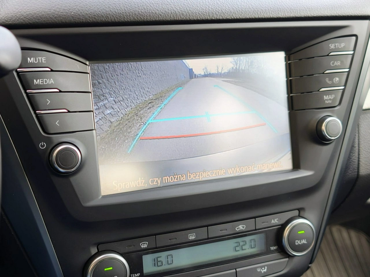 Toyota Avensis - Zdjęcie 17