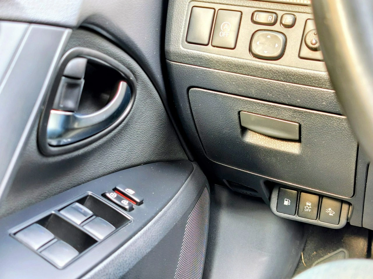 Toyota Avensis - Zdjęcie 8