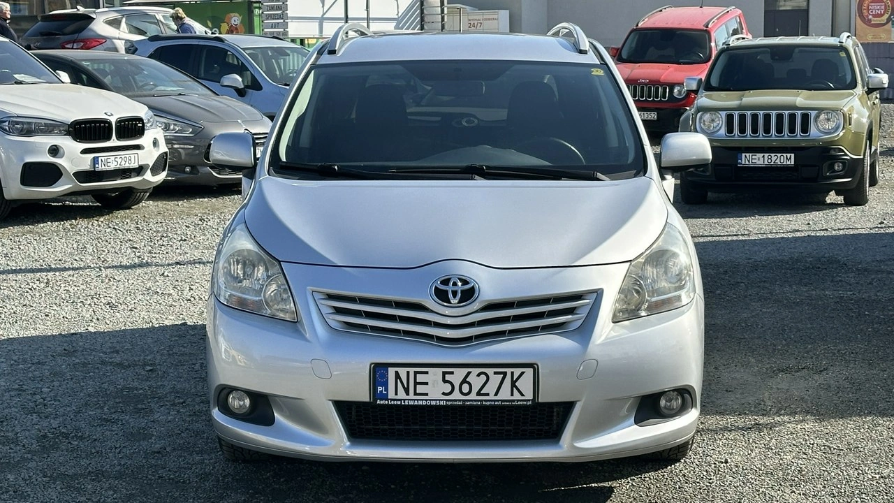 Toyota Verso - Zdjęcie 11