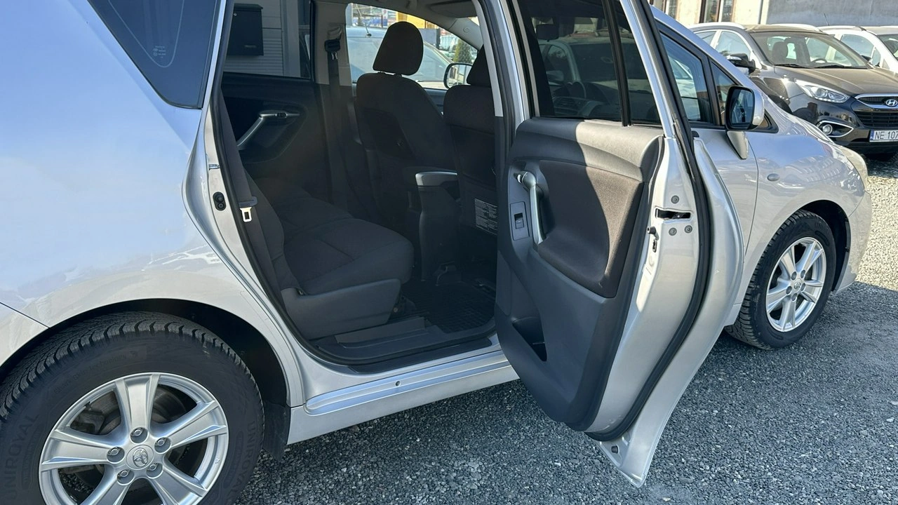 Toyota Verso - Zdjęcie 15