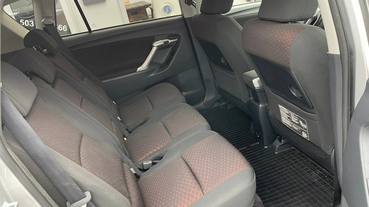 Toyota Verso - Zdjęcie 16