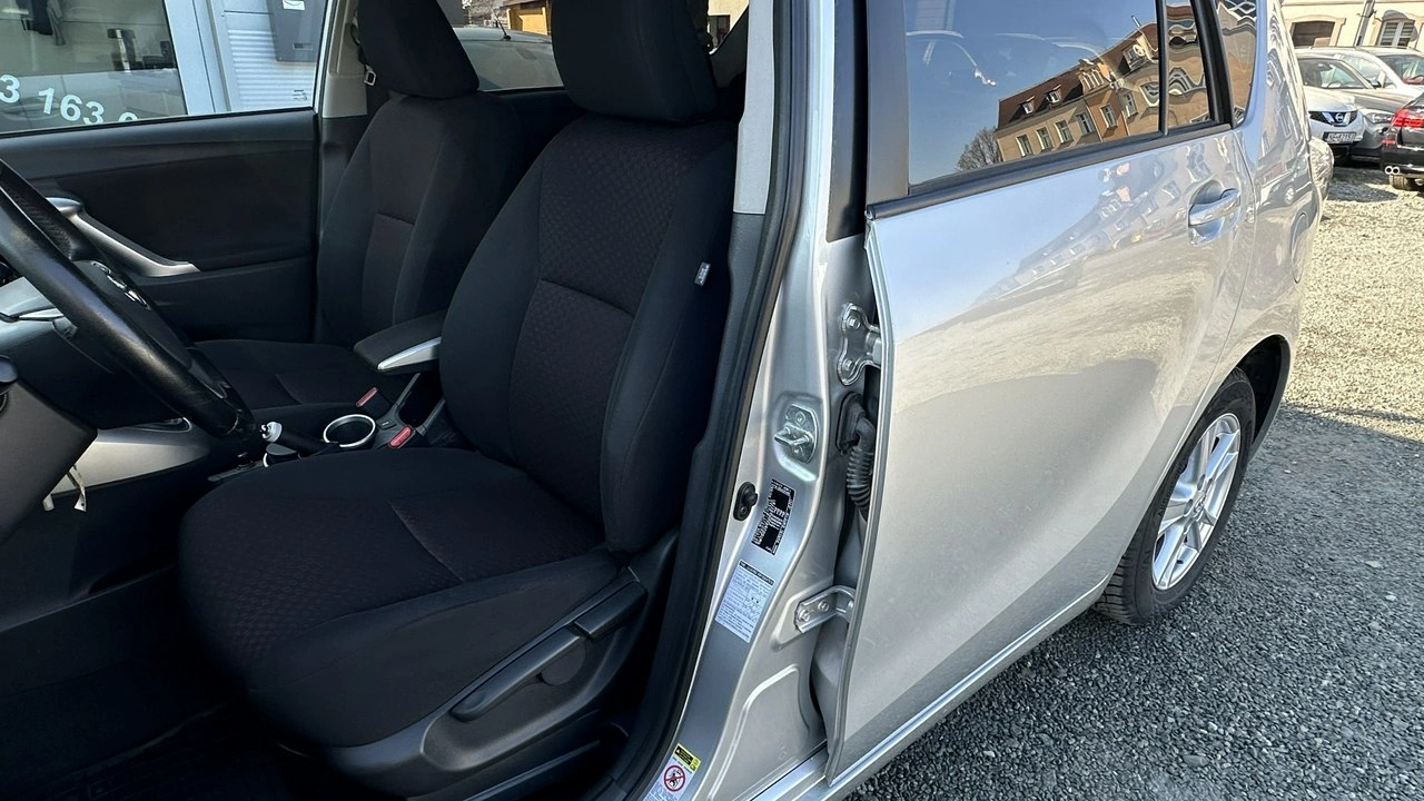 Toyota Verso - Zdjęcie 18