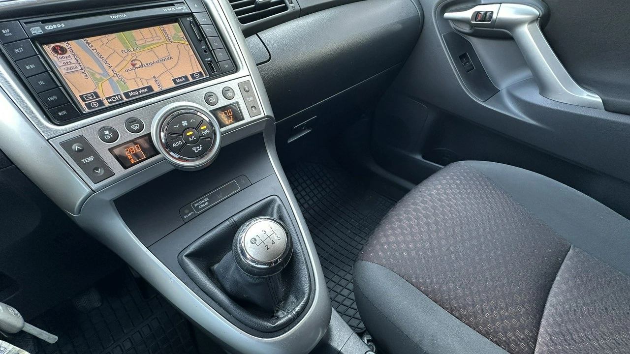 Toyota Verso - Zdjęcie 21