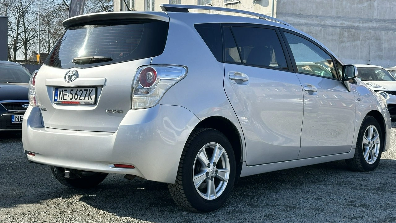 Toyota Verso - Zdjęcie 2