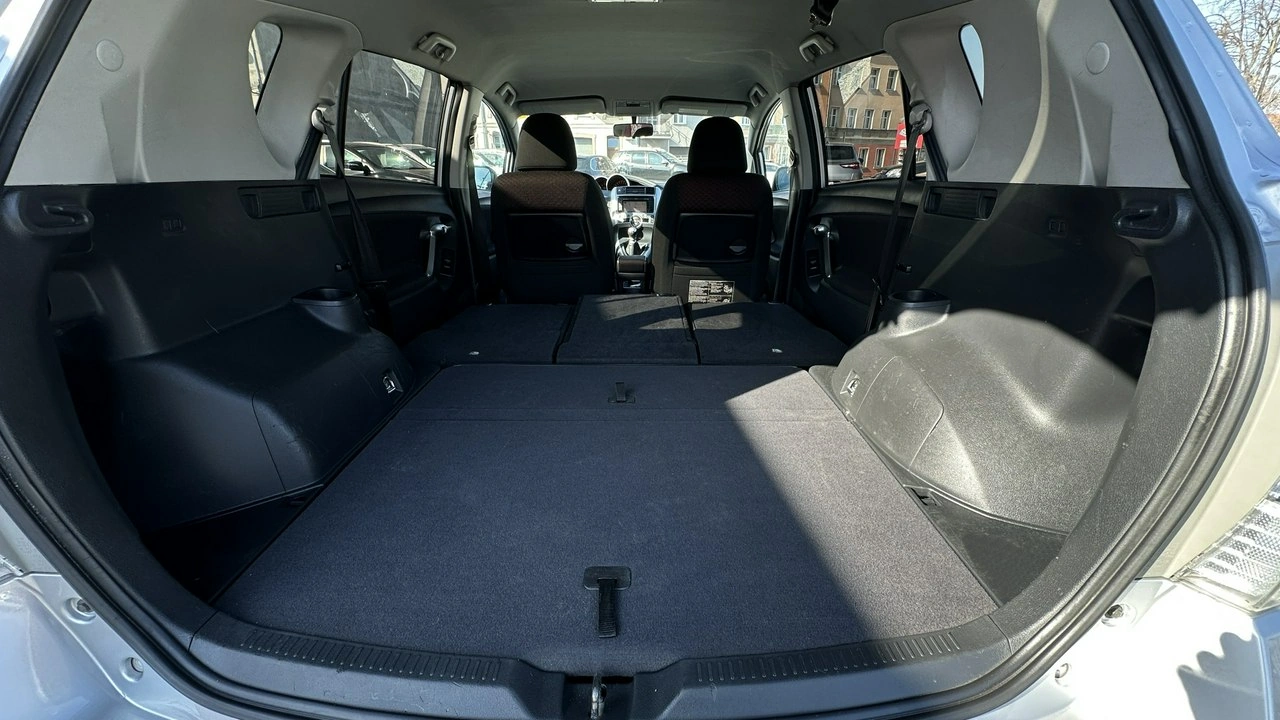 Toyota Verso - Zdjęcie 5