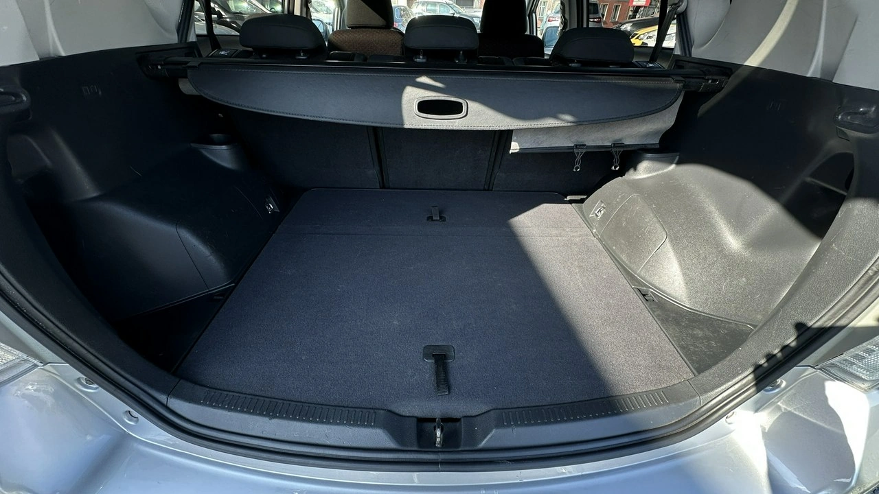 Toyota Verso - Zdjęcie 6