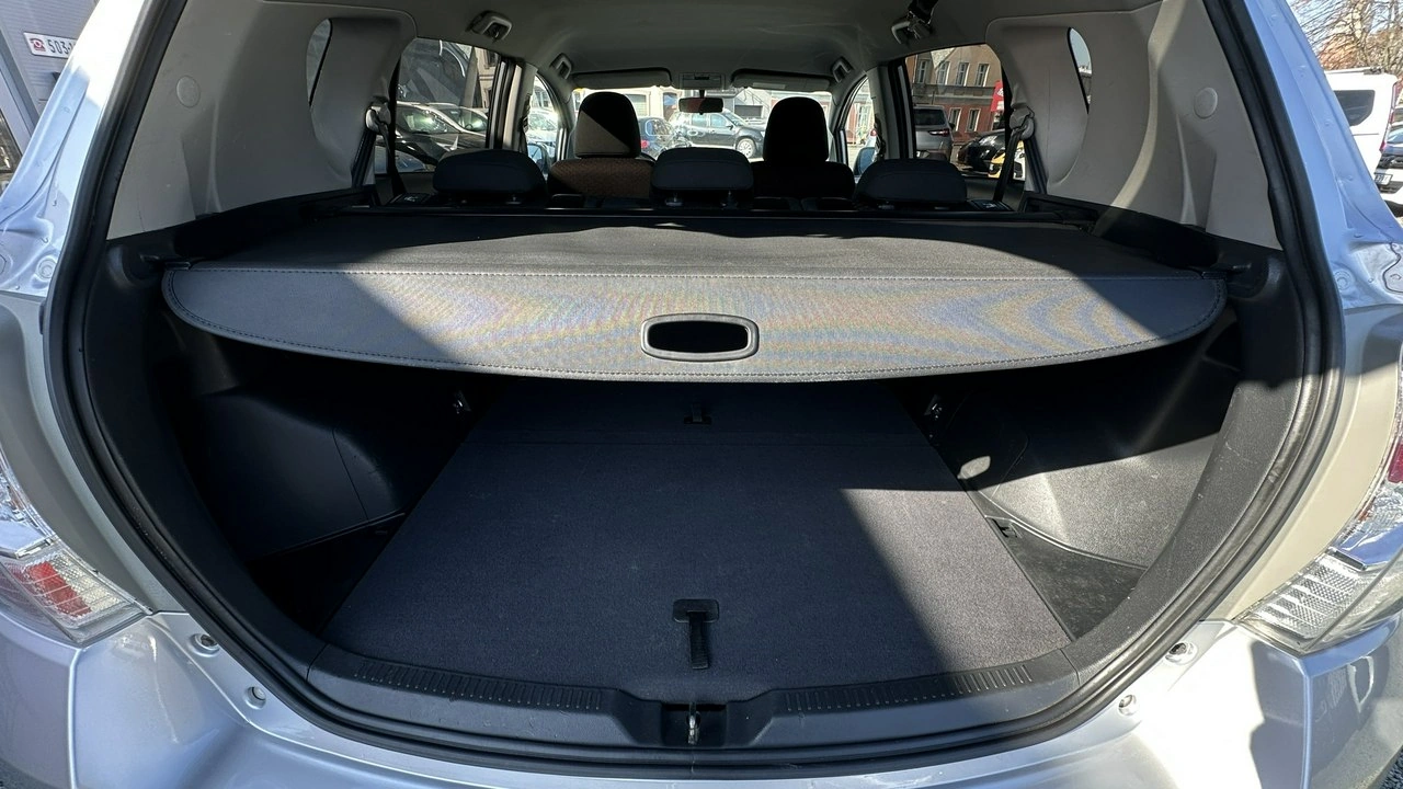 Toyota Verso - Zdjęcie 7
