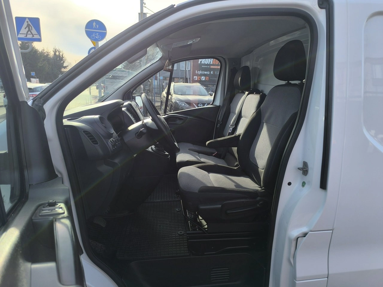 Opel Vivaro - Zdjęcie 16